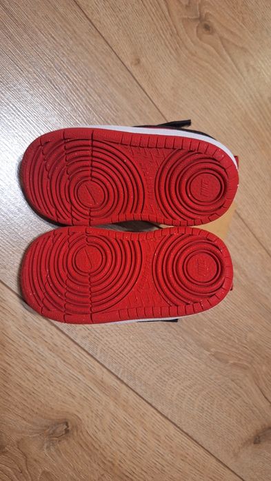 Нов Nike Court Borough 21