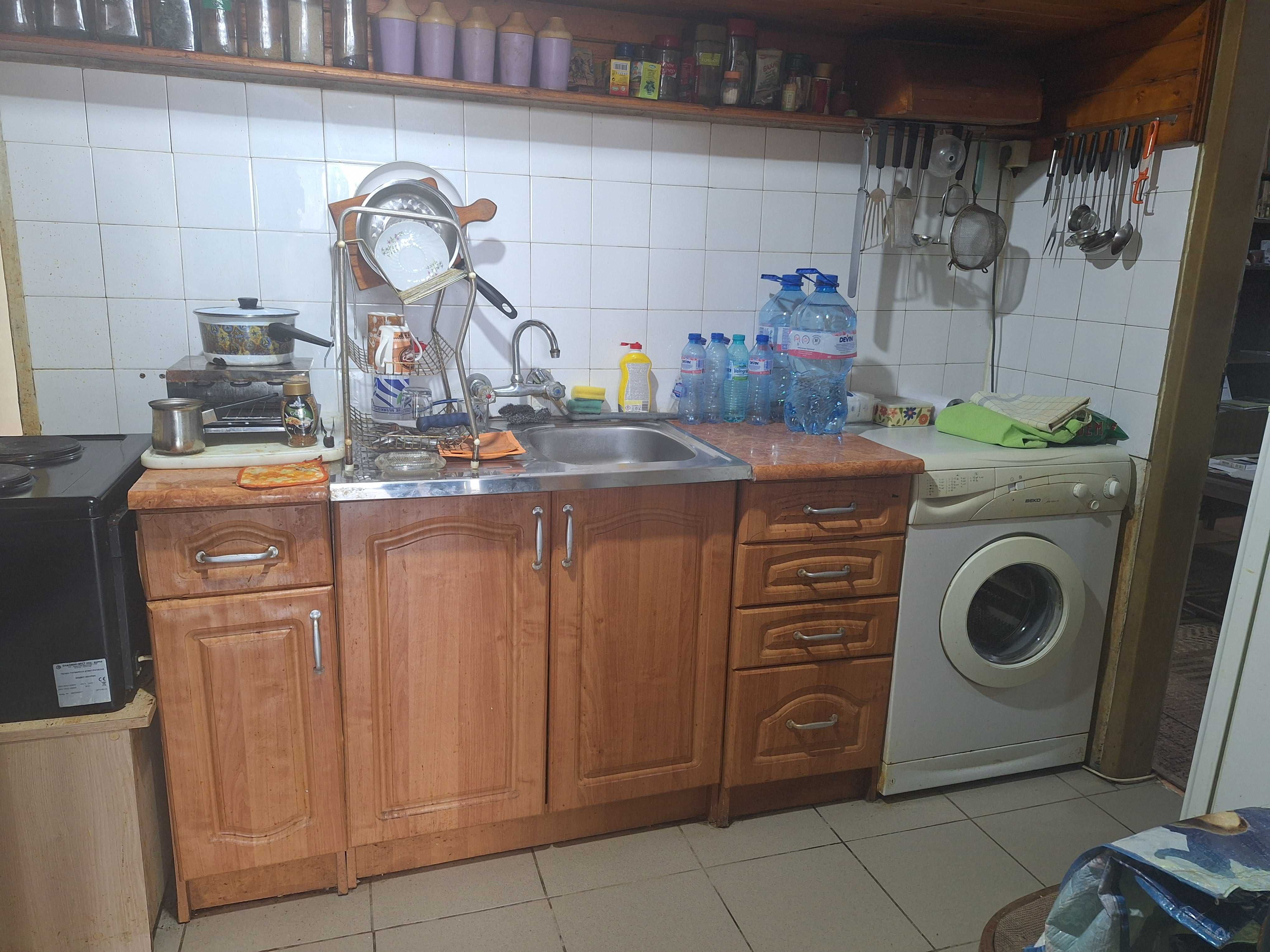 Продавам гарсониера, преустроена в двустаен в кв. Изток