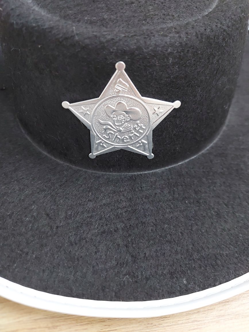 Pălărie neagră de sheriff