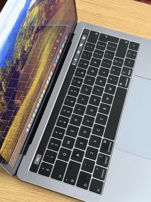 Macbook Pro 13", 2019, 2,4Ghz Quad-Core Intel Core i5
