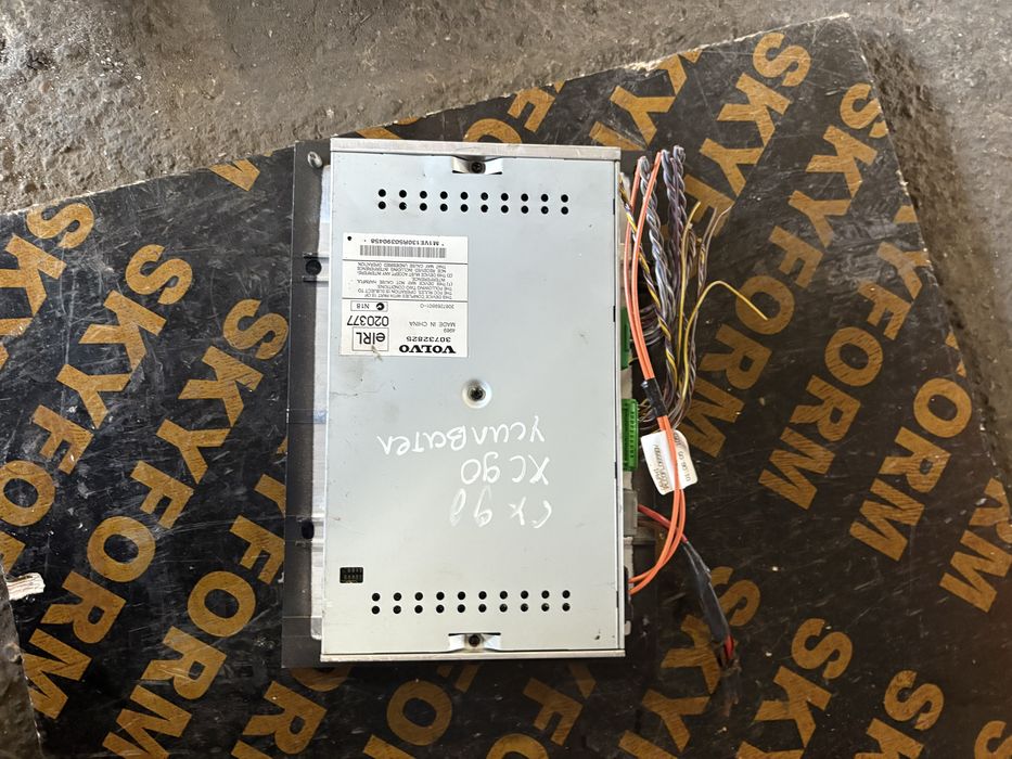 Volvo XC 90 2006 година Усилвател