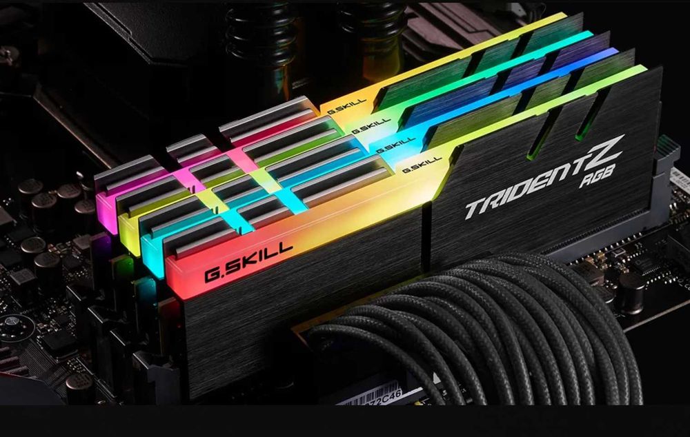 НОВА ! Рам памет G.SKILL Trident Z RGB 32GB (4x8GB) DDR4 3200MHz CL14