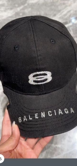 Șapcă Balenciaga model 2026, 8  modele