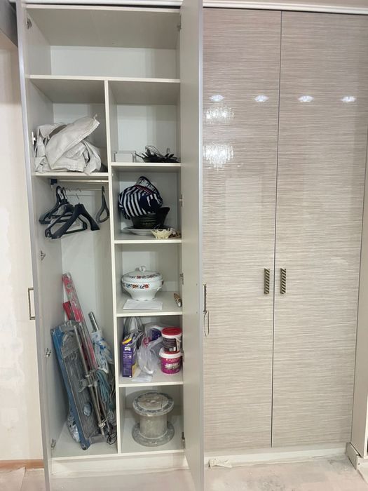 Шкаф в отличном состоянии . Срочно