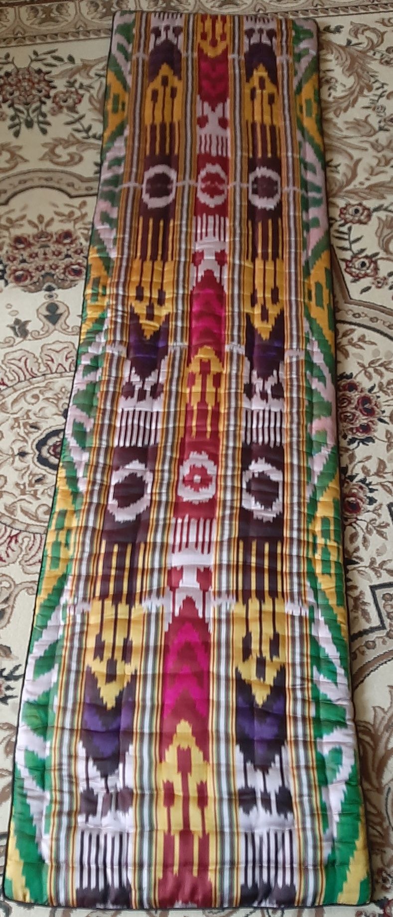 Продаю курпачу хон атлас