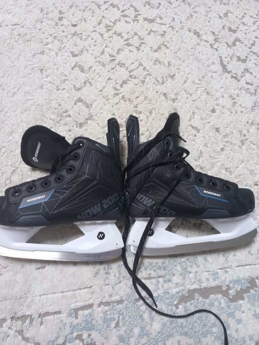 В отличном состоянии коньки