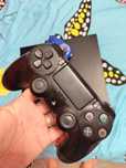 Vând PS4 functionabil