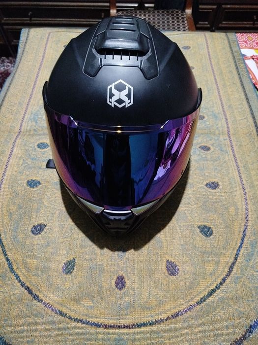 Мото щлем продаётся.Отличном состояние (Новый).