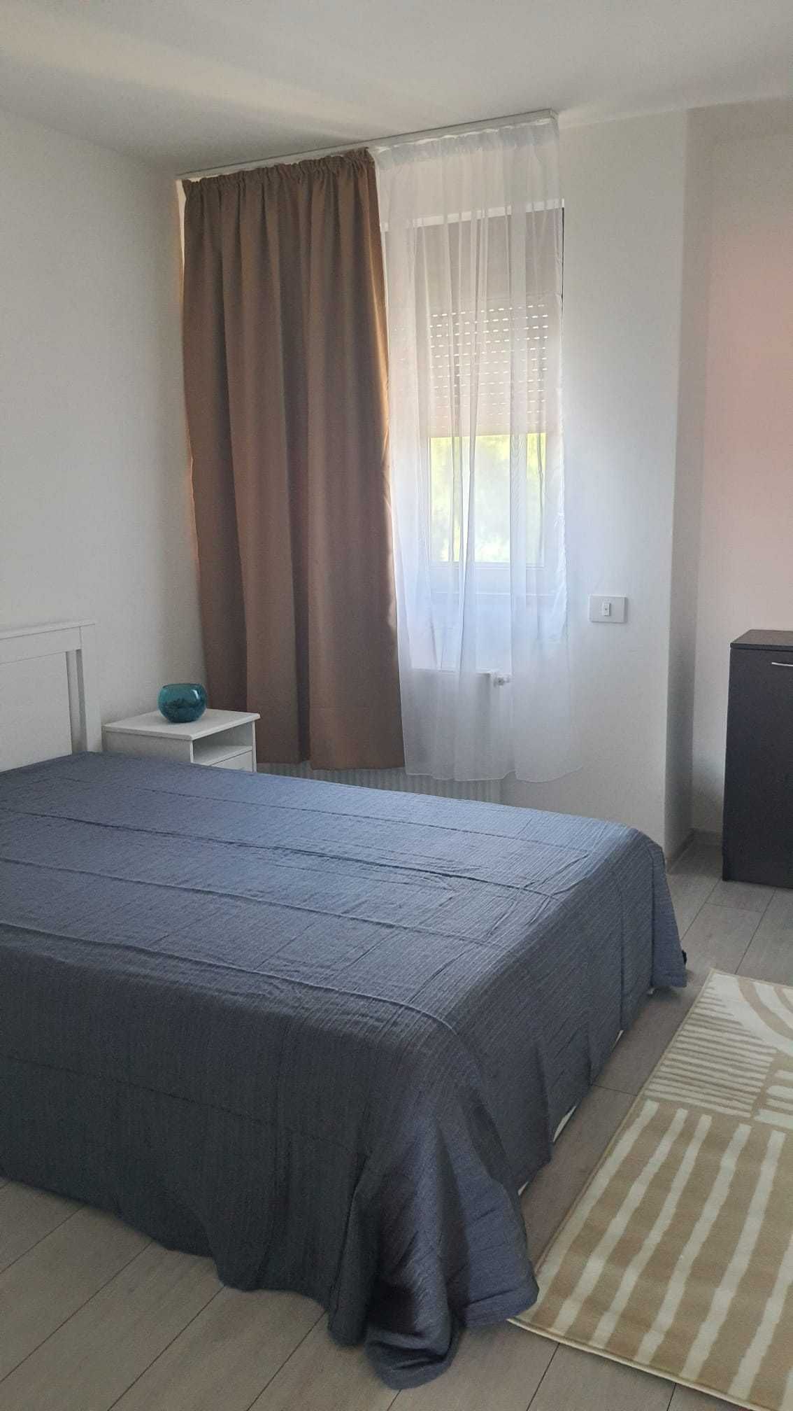 apartament 3 camere de inchiriat