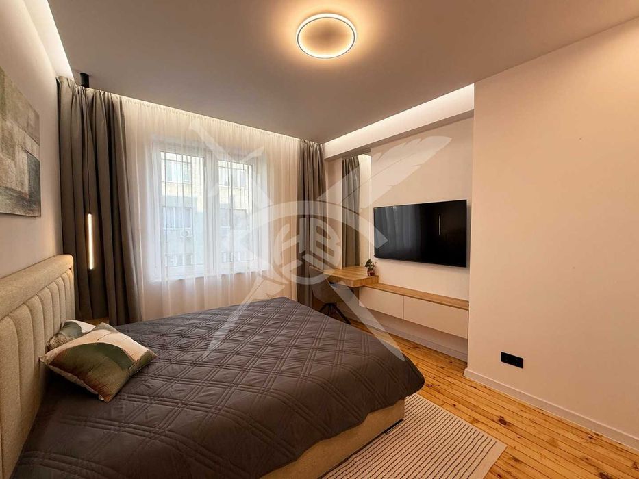 Дава се под наем Четиристаен апартамент в София, Център - 100 кв.м за 1645.77 € - Снимка #5