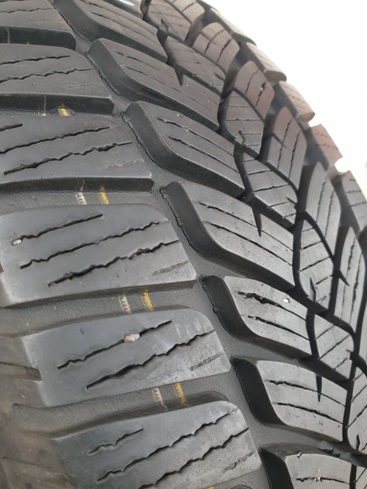 Зимни гуми 2 броя FULDA KristallControl HP2 205 60 R16 дот 4017
