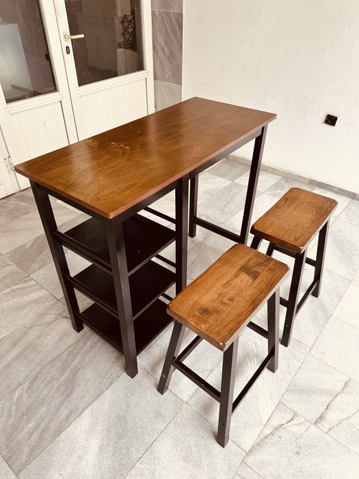 Бар маса с два стола – масивен дървен комплект