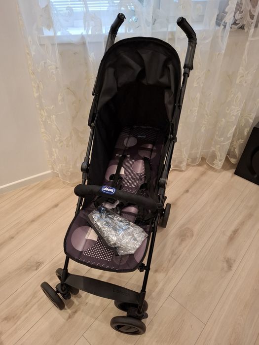 Компактна детска количка марка Chicco, модел London
