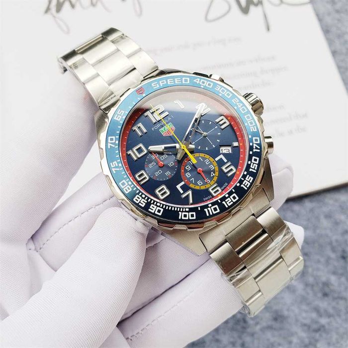 TAG F1 Red Bull Racing с кварцов механизъм