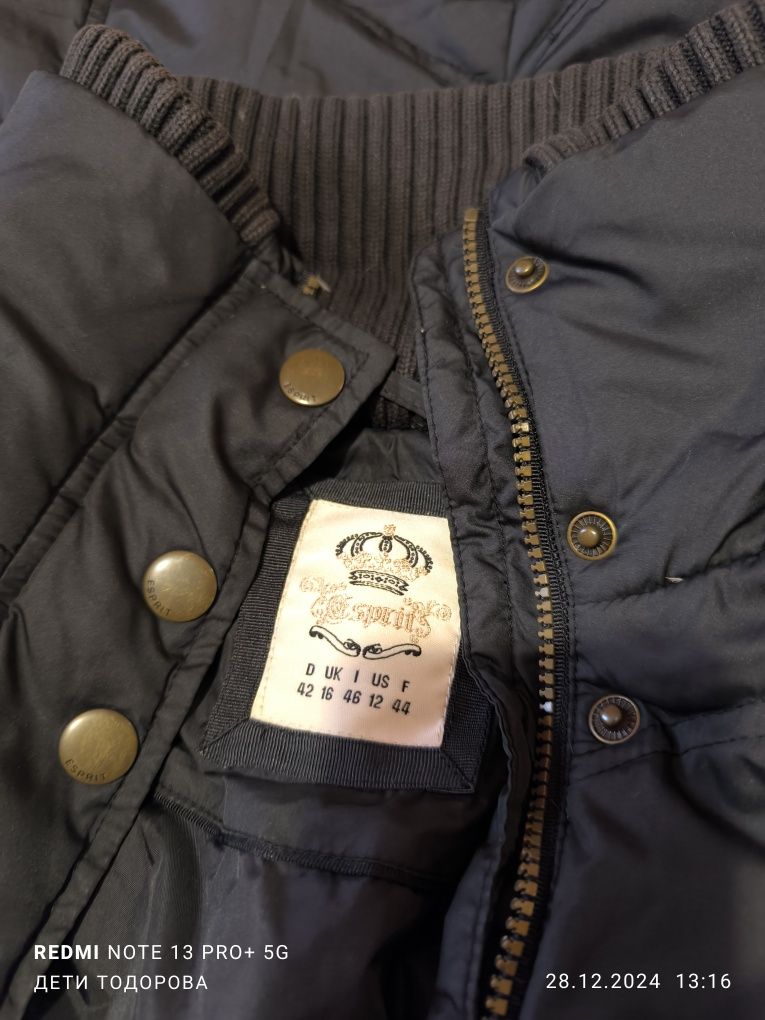 Продавам ново,марково яке Esprit.