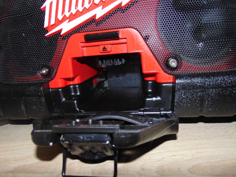 Milwaukee JSR1218 radio de santier