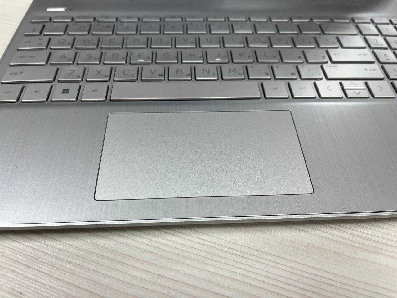 HP 15S Core i5-12/Озу 16/SSd 512/12 ядро В идеале Без царапин