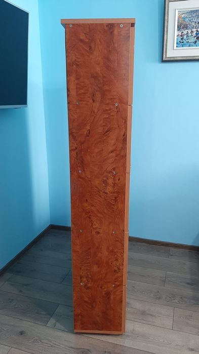 Vând dulap pentru haine