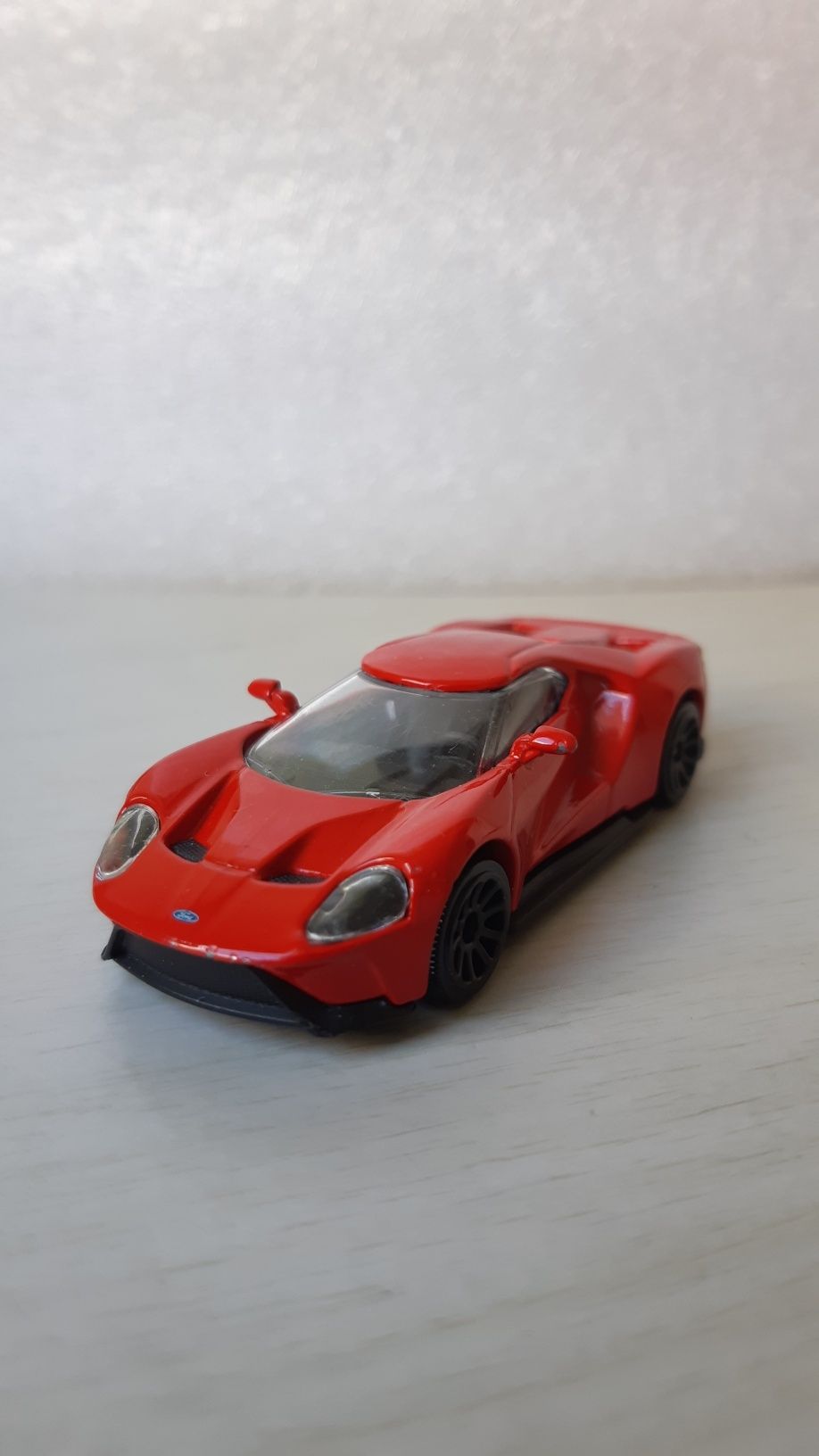 Vând machetă/mașinuță Ford GT Majorette nouă