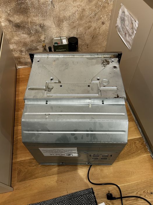 Фурна за вграждане hotpoint ariston, пиролиза, грил за пиле