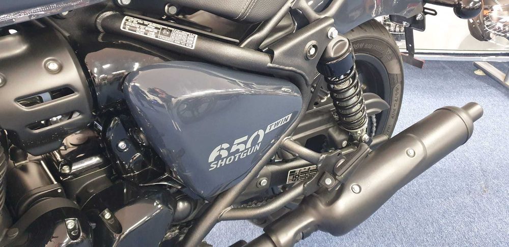OFERTA Motocicleta Royal Enfield Shotgun 650 + Casca Cadou