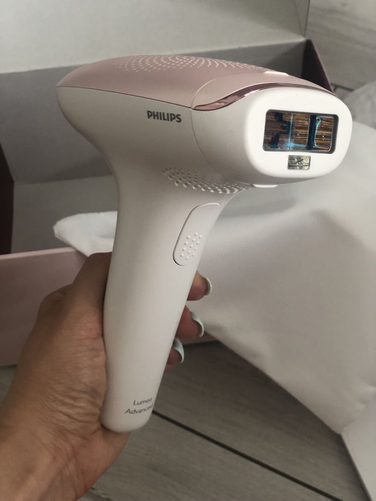 Epilator IPL Philips Lumea Advanced,250000 pulsatii,fol de cateva ori