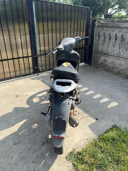 Vand scuter piaggio liberty 49cc