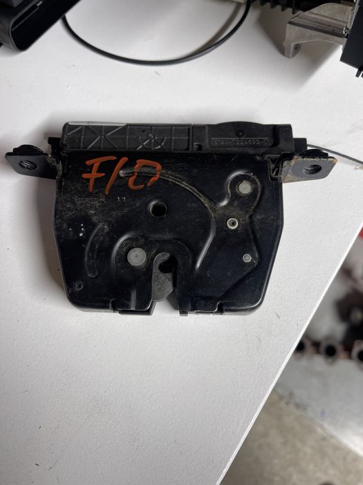 Broasca haion bmw f10 inchidere portbagaj bmw f10