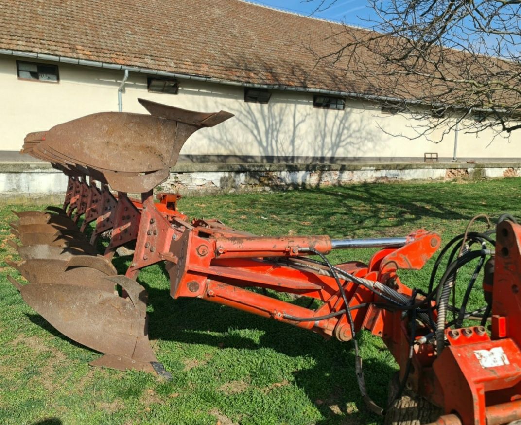 Vând John Deere 8370 R