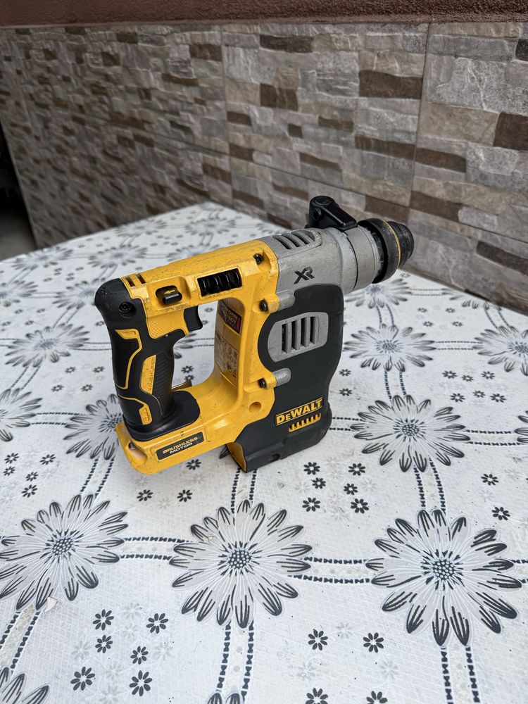 Акумулаторен перфоратор DeWALT