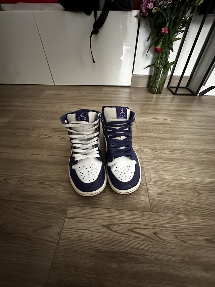 Air jordan 1 mid purple blueberry
