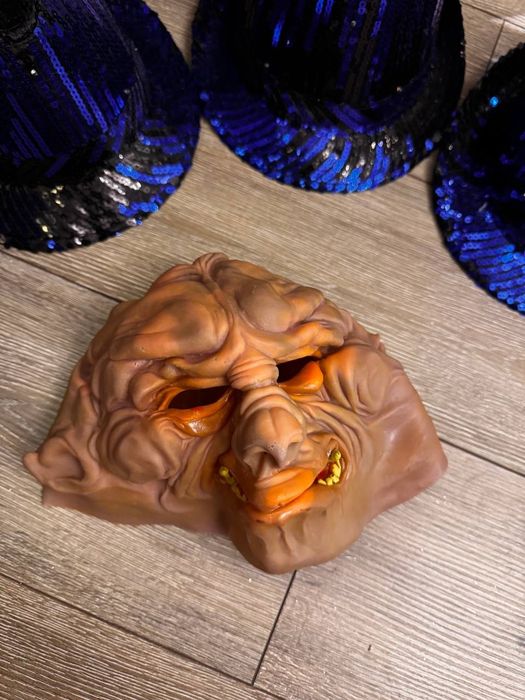 Маска праздничная