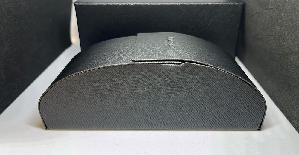 Слънчеви очила Prada