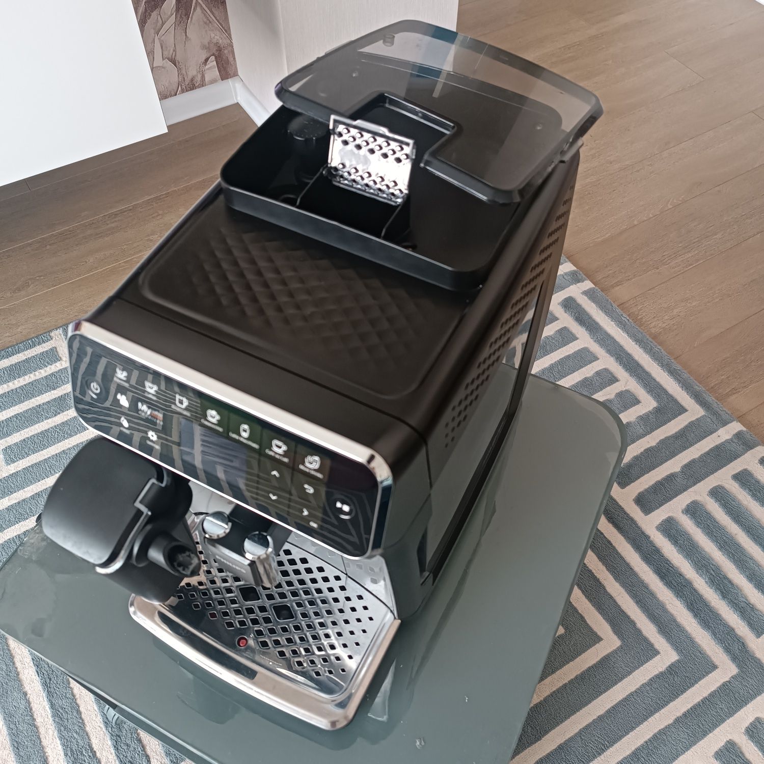 Кофемашина Philips LatteGo EP4346/70 Series 4300
