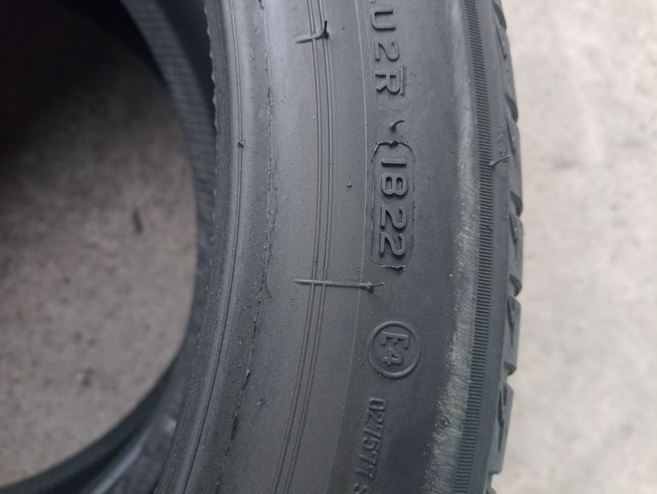 2 anvelope de vara Bridgestone 255/40 R21 dot 1822