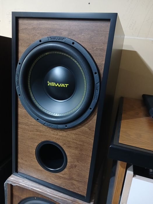 Продам сабвуфер 12 дюймов Swat mas 12v2