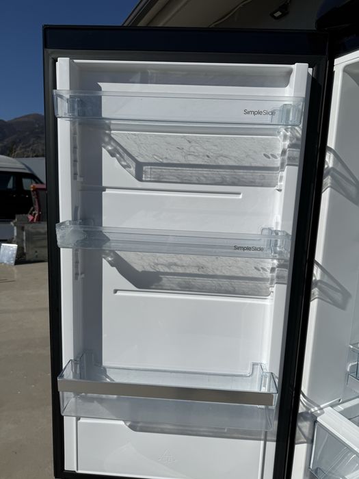 Черен Хладилник с фризер Gorenje