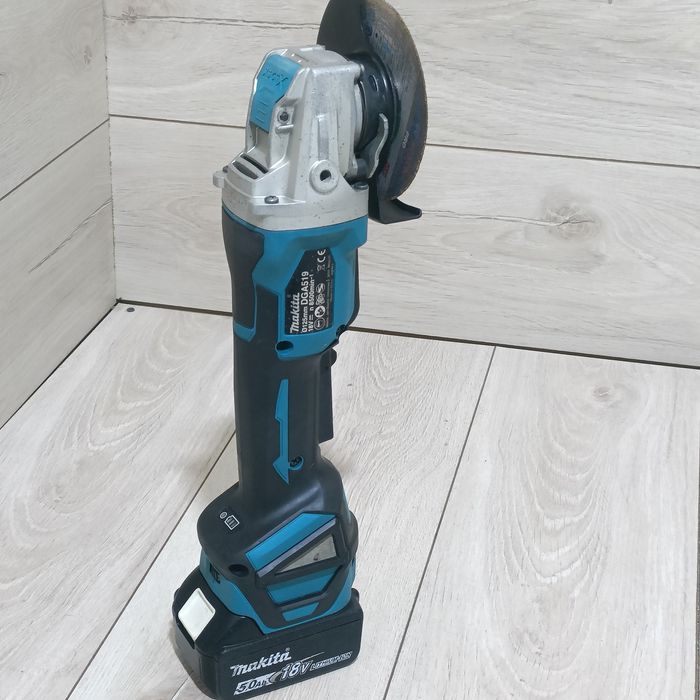 Flex brushless cu variator de turatie Makita DGA519 cu prindere XLOCK