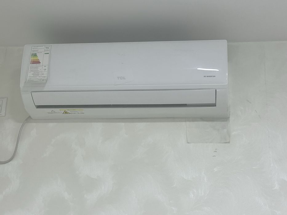 Медтехника медоборудование кушетка шкаф стол двери кондиционер