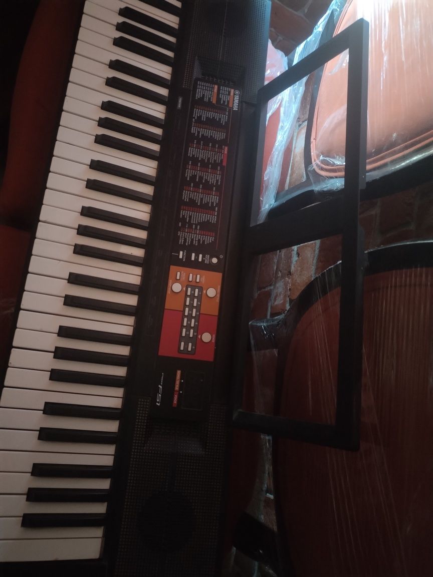 Синтезатор РSR.. F51 Ямаха!