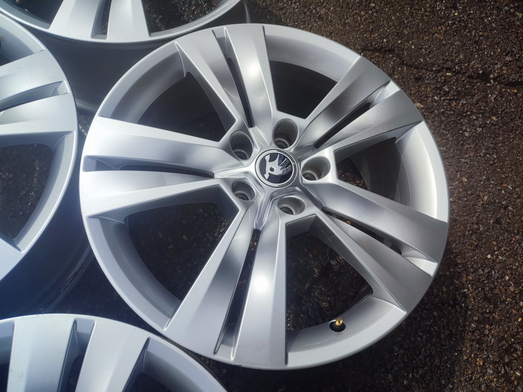 18" оригинални алуминиеви джанти за Skoda Superb,Octavia...