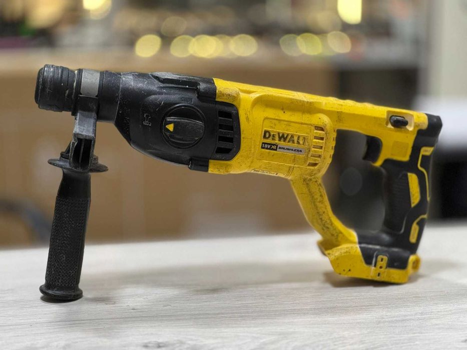 Акумулаторен перфоратор DEWALT DCH133 / без батерия и зарядно