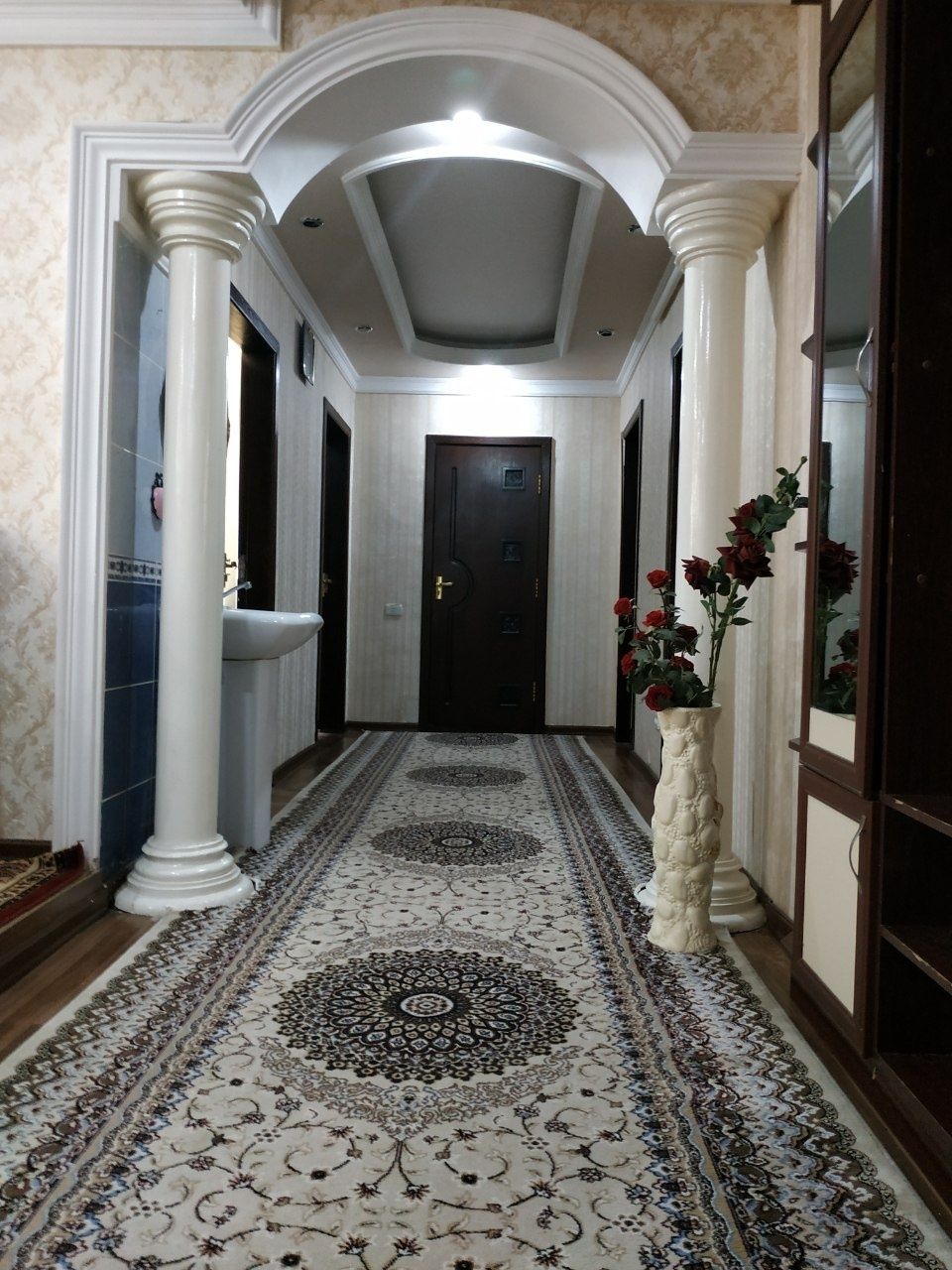 Центрда Квартира сатылады срочно