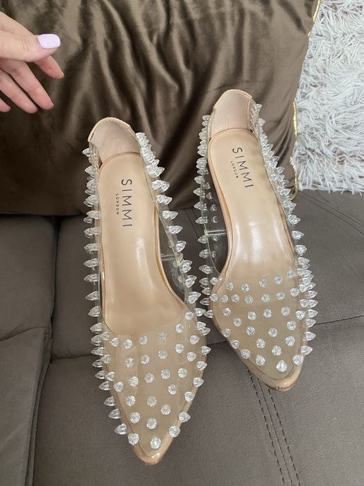 Pantofi gen Laboutin