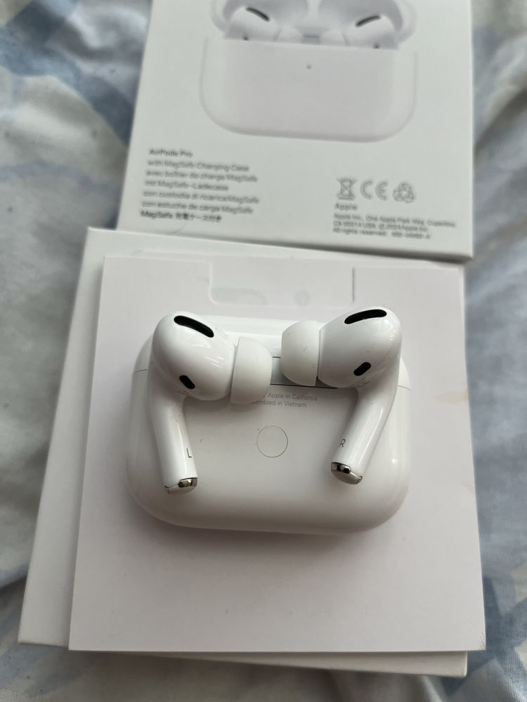 Безжични слушалки AirPods