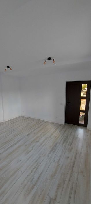 Spațiu comercial nou, 50 mp, parcare proprie inclusă