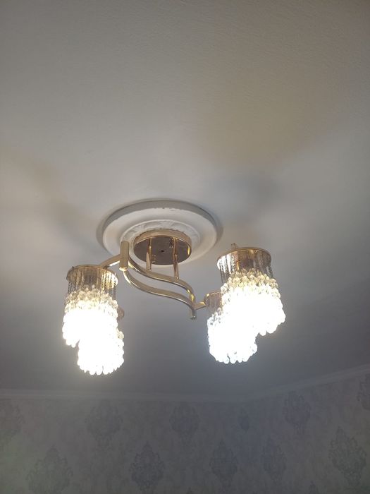 Продам люстру хорошего качество