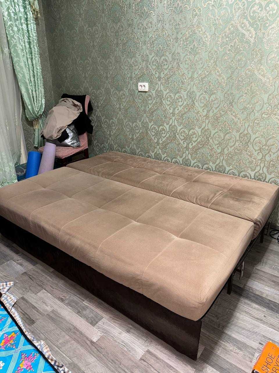 Продаю стенку и раскладной диван. Цена договорная.