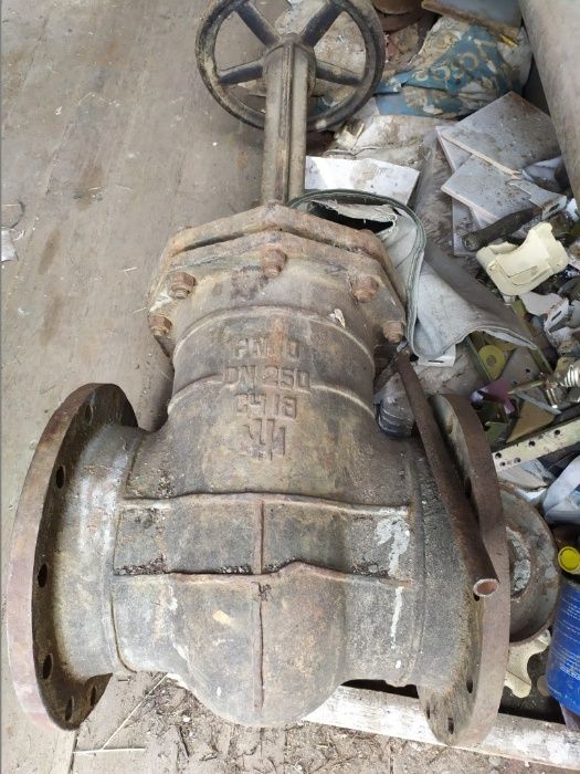 Продам задвижки DN250, DN50, затворы дисковые