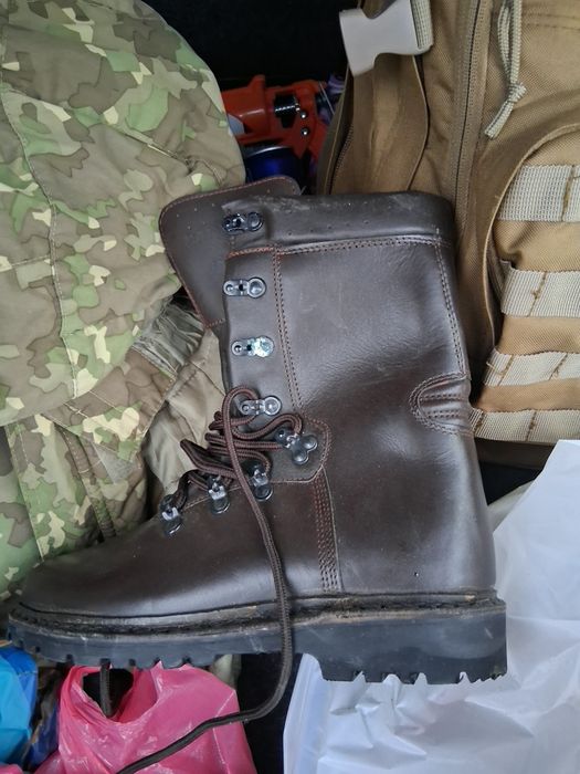 Bocanci militari tactici pt perioada rece